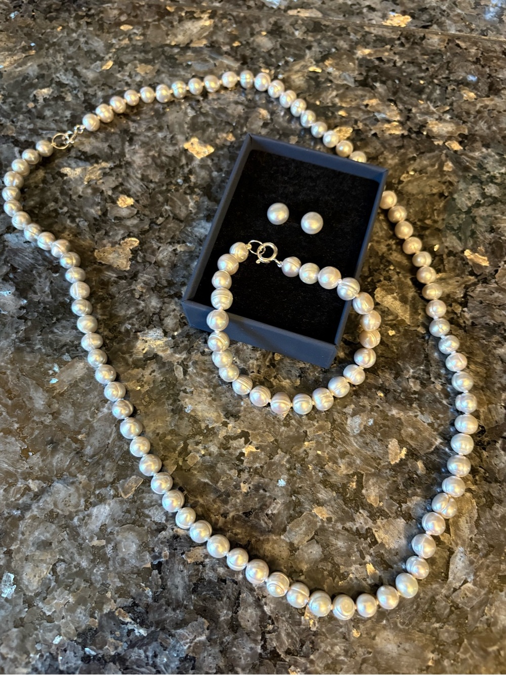 Classic Freshwater Pearl Necklace, Bracelet & Stud Earring Set - Gray